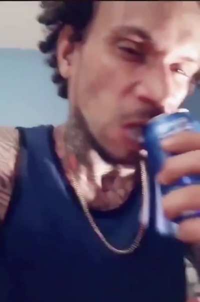 Mans spitting