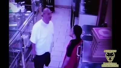 Man knocks out aggressor in self defense!