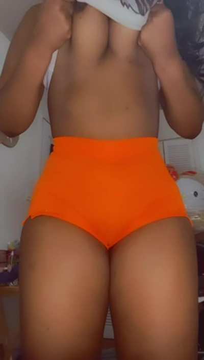 I want to drop these chocolate melons in someone mouth