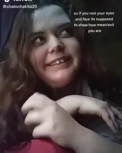 Omg bro she is so evil 😱😱😱 now im scared 😰😰😰