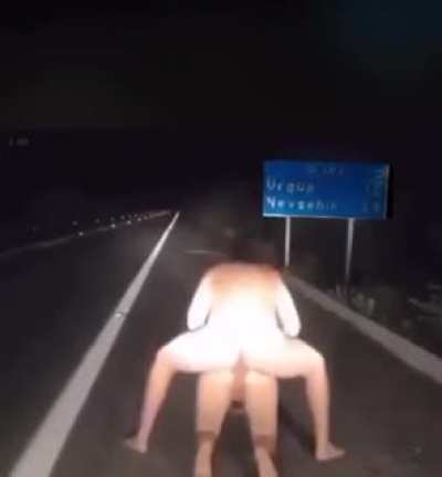 Ürgüp girişinde sikiş var toplanın gidiyoruz