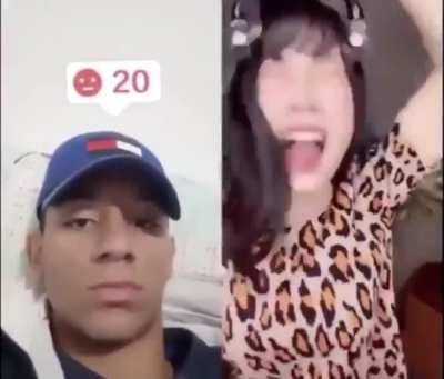 Essa asiática me faz lembrar de um hentai