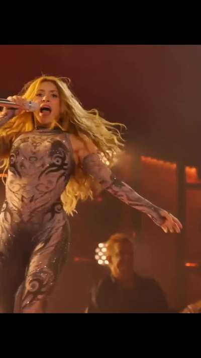 Shakira Shakes