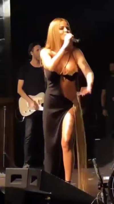 Simge Sağın