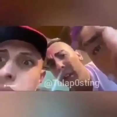 Que haces pa >:I
