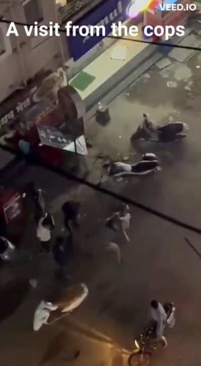 Dude in India was stabbing people and destroying stuff to increase this gangster name so cops decided to break his legs.