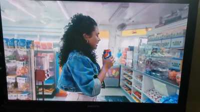 This commercial literally cut itself
