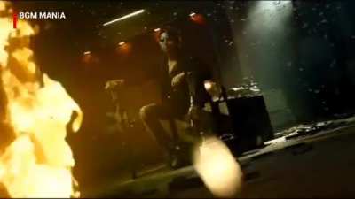 This is probably the best Entry scene of Shahrukh Khan!!