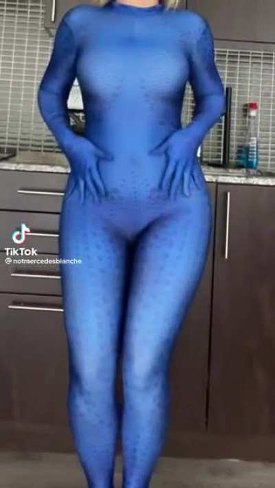 Sexiest cosplay (miss<wbr>merce<wbr>desbl<wbr>anche<wbr>)