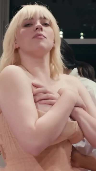 Billie Eilish at the Met Gala - Behind the Scenes