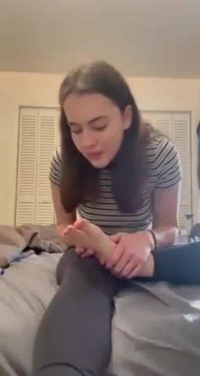 Feets for worshipping 