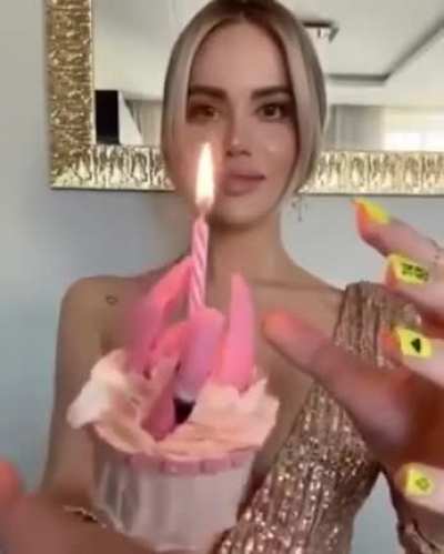 Magic cupcake