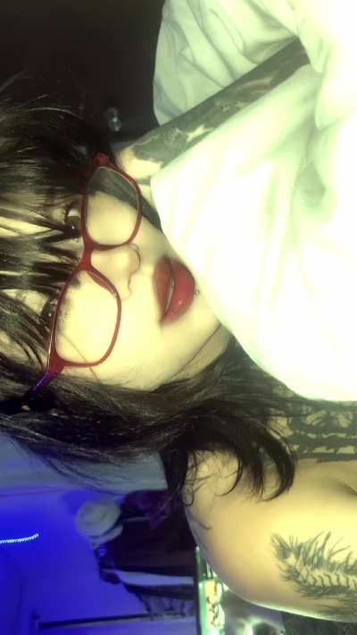 Your dram goth babe 