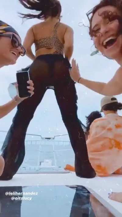 she gonn be twerking all week