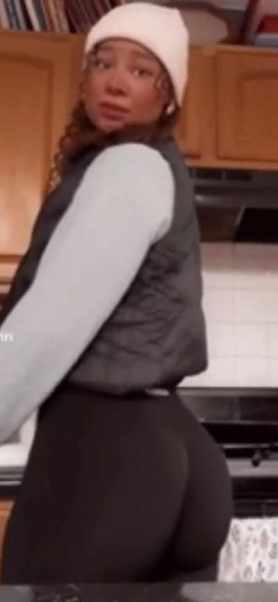 Lexie clapping cheeks