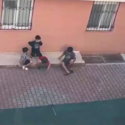 Onu bunu bilmem ben tayipçiyim arkadaş