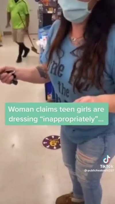 Just a Karen bothering some teens.