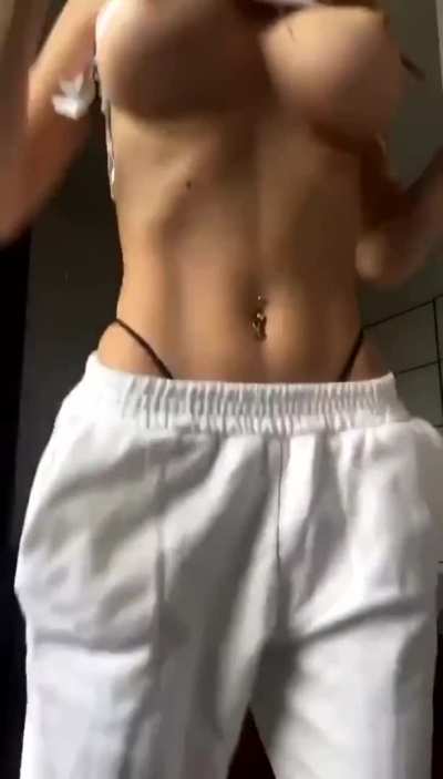 Amazing Tits on Top Of a Sexy Tummy