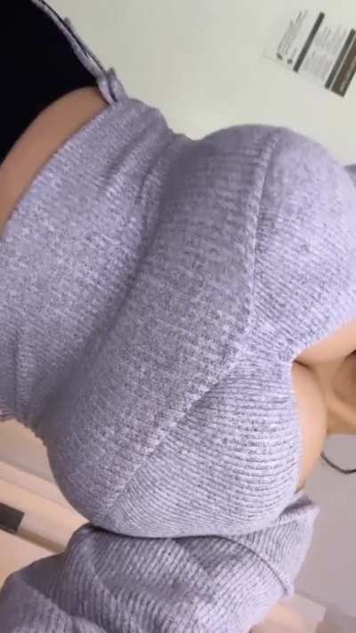 Carmen Sandi - Sweater Stretchers