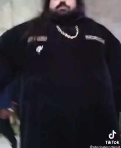 the twitch mods showing up to stream