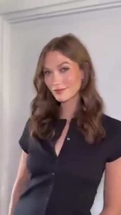 Karlie Is So Beautiful Meta/Threads 4/12/2025