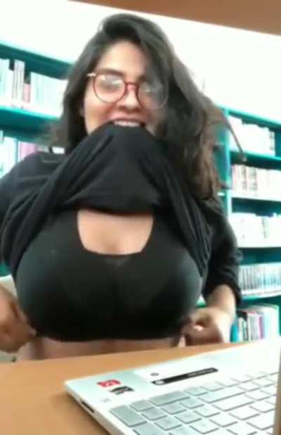 Indian College Girl Titty Drop in the library🤤