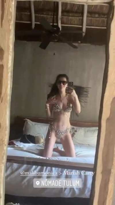 👀
