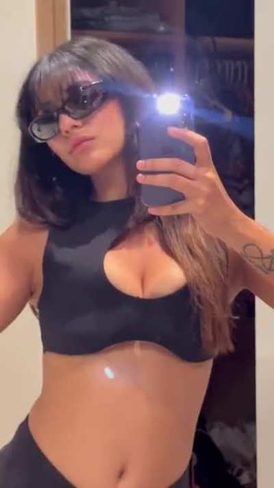 Soo hot🖤