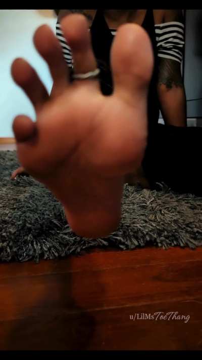 A little stretching, a little teasing… you know how it goes 😏