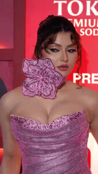 Urvashi Rautela and her dudhiya badan