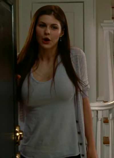 Alexandra Daddario jiggle early in her career