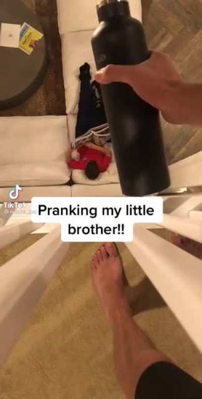 H20 scares the shit out of little boy