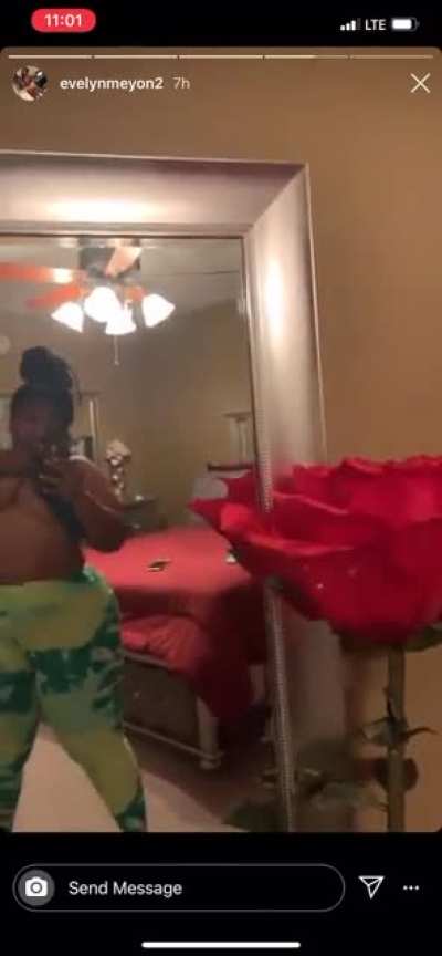 Freaks and leaks. Thick ass Evelyn Meyon Nip Slip.