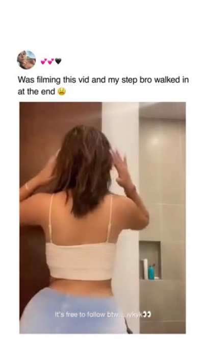 Anyone know her @?