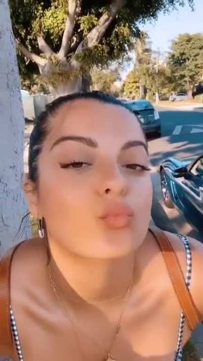 Thicc cutie