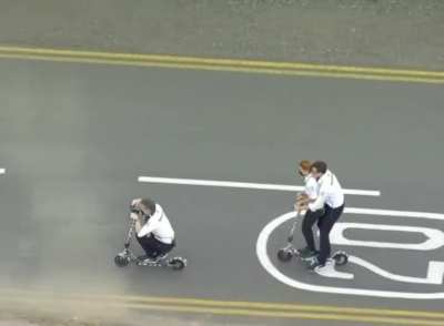 Wolff and Allison racing each other