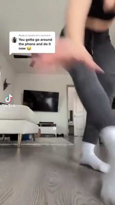Idk what’s going on but she’s thick af