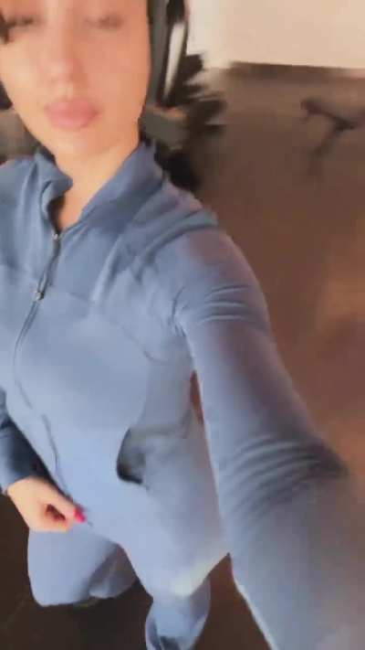 Nora Fatehi Curves