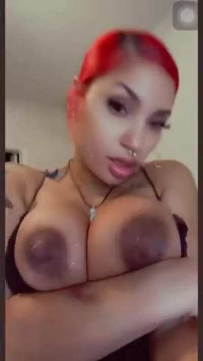 I knw you wanna suck on dem just as bad as i do 🤤