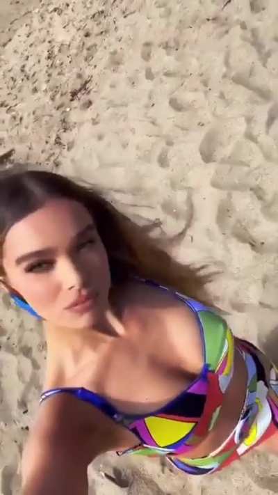 Hailee Steinfeld