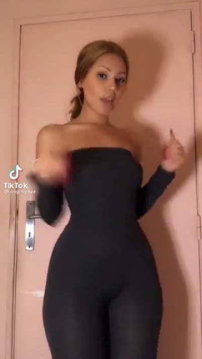 Dm me for her only fans only 3$ cash app supper rare🔥<wbr>🔥🔥
