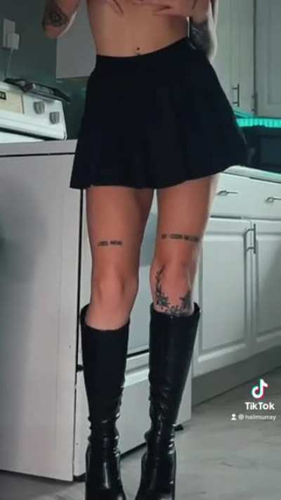 the positions I would put her in in those boots🤤