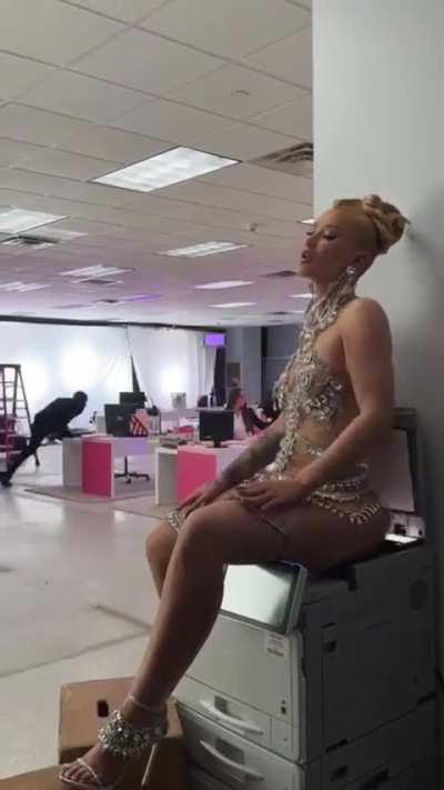 Iggy azalea photocopy his posterior
