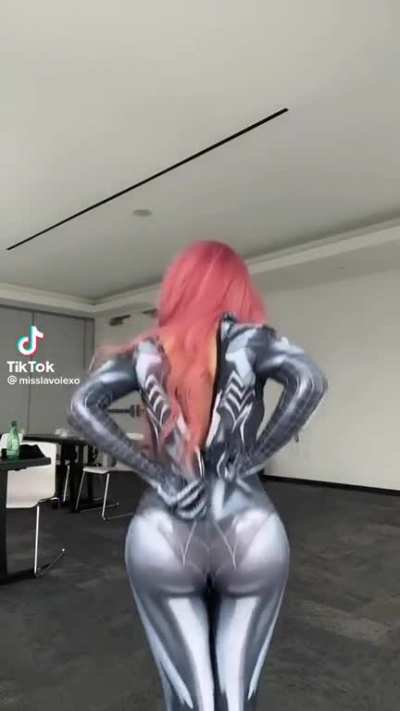 she need help (tiktok @misslavoiexo)