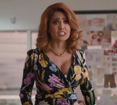 Salma Hayek busty cleavage in 