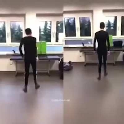 Шведский инженер изобрел костюм, который изменит жизнь людей с болезнью Паркинсона и инсультом. С помощью электростимуляции он помогает им избавиться от тремора.