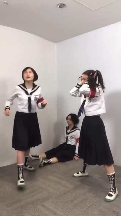 I have no idea what's happening but I'm very entertained