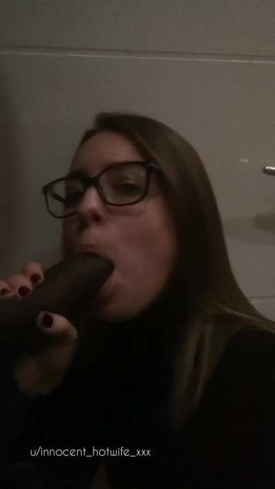 A quick BJ for a stranger at a bar last night... Sent this to my husband 😜