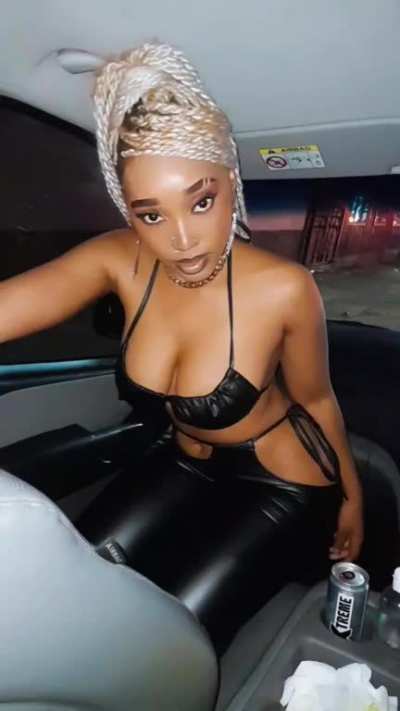 Hottie in a still reel