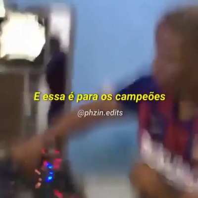 Nome da musica pfv?